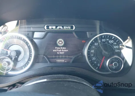 2020 Ram 1500 Big Horn 4X4 5'7 Box z USA, uszkodzony, nr VIN 1C6SRFFT0LN135075